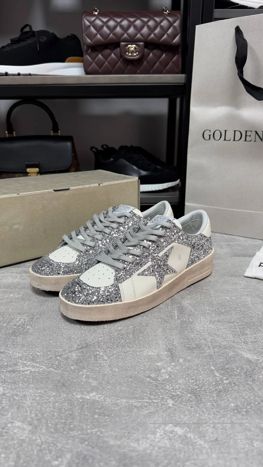 Жіночі кросівки - Golden Goose